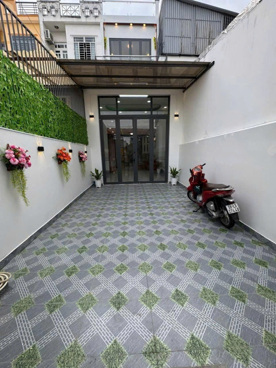 Lưu Hữu Phước Q8 - MS 2853