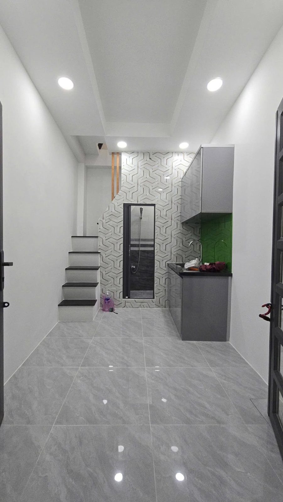 Nhà phố 2,2m × 4m tại Quận 1 - Trần Hưng Đạo Q1 - MS 2928